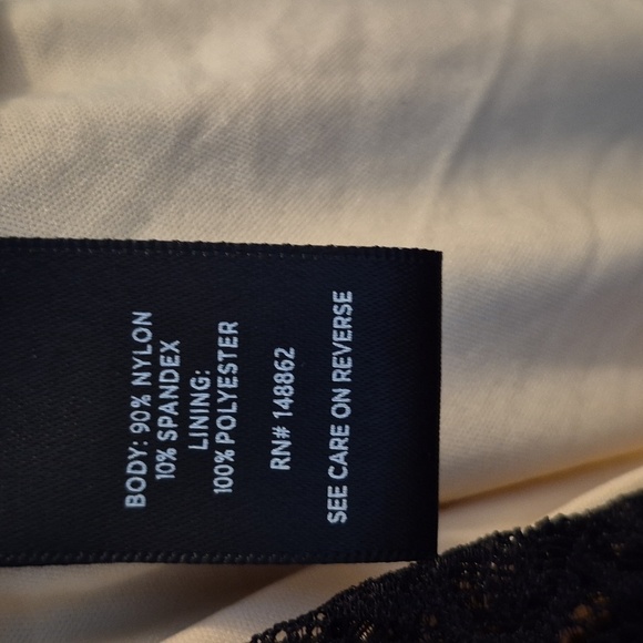 NWT Torrid Black Laceup Lace Peplum Lined Long Sleeve Criss Cross Neck Size 3X - Picture 8 of 8